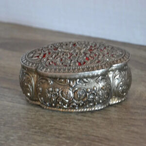 Vtg Silver Ring box with  Red felted interior